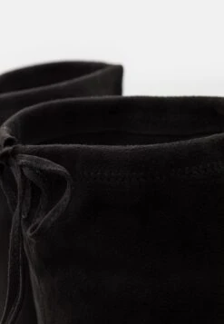 Anna Field Cuissardes - Black -Magasins Sélectionnés De Mode Pour Femmes 0991f657a3ae460ca64e6169695e5e0c scaled