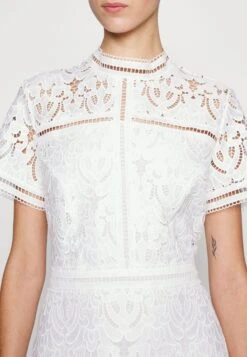 IVY OAK Marianna - Robe De Soirée - Snow White 9 IVY OAK Marianna - Robe De Soirée - Snow White -Magasins Sélectionnés De Mode Pour Femmes 11e6b019a3ea4d9e9418a6c4152c6531 scaled