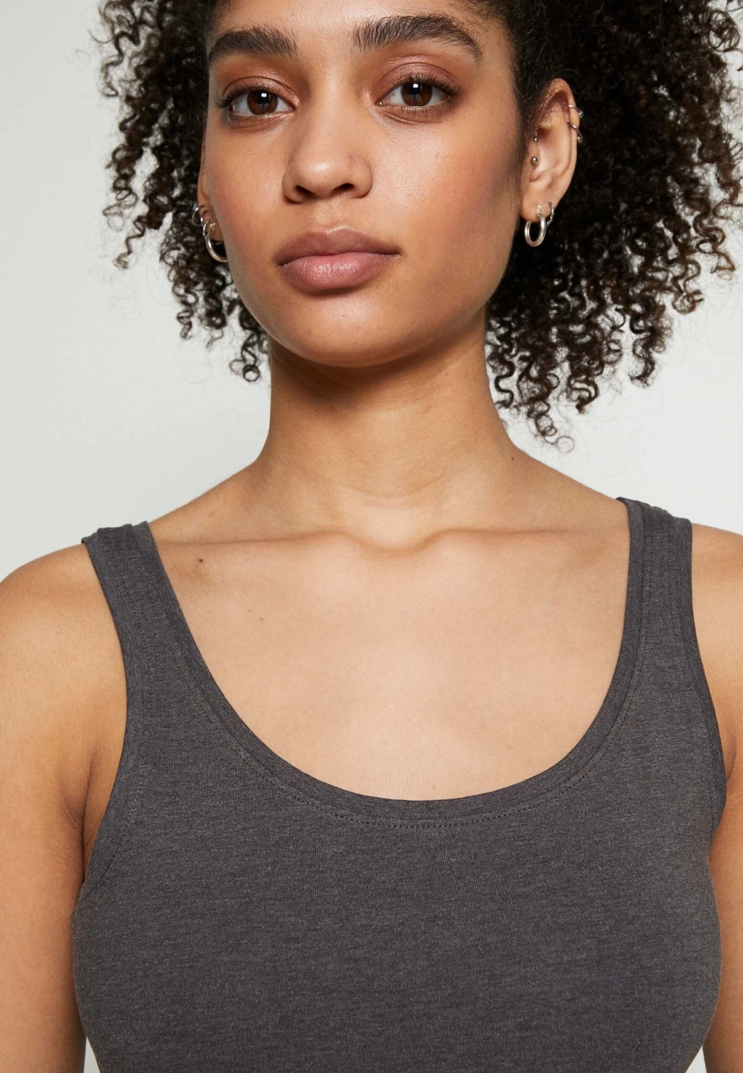 Anna Field Basic Tank 3Er Pack - Débardeur - Black White Mottl 5 Anna Field Basic Tank 3Er Pack - Débardeur - Black White Mottl – Image 5