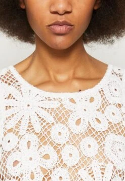 Vila Vimana Crop - Débardeur - Snow White -Magasins Sélectionnés De Mode Pour Femmes 2f9ec32e676542fbb63cd9dafa86883f scaled