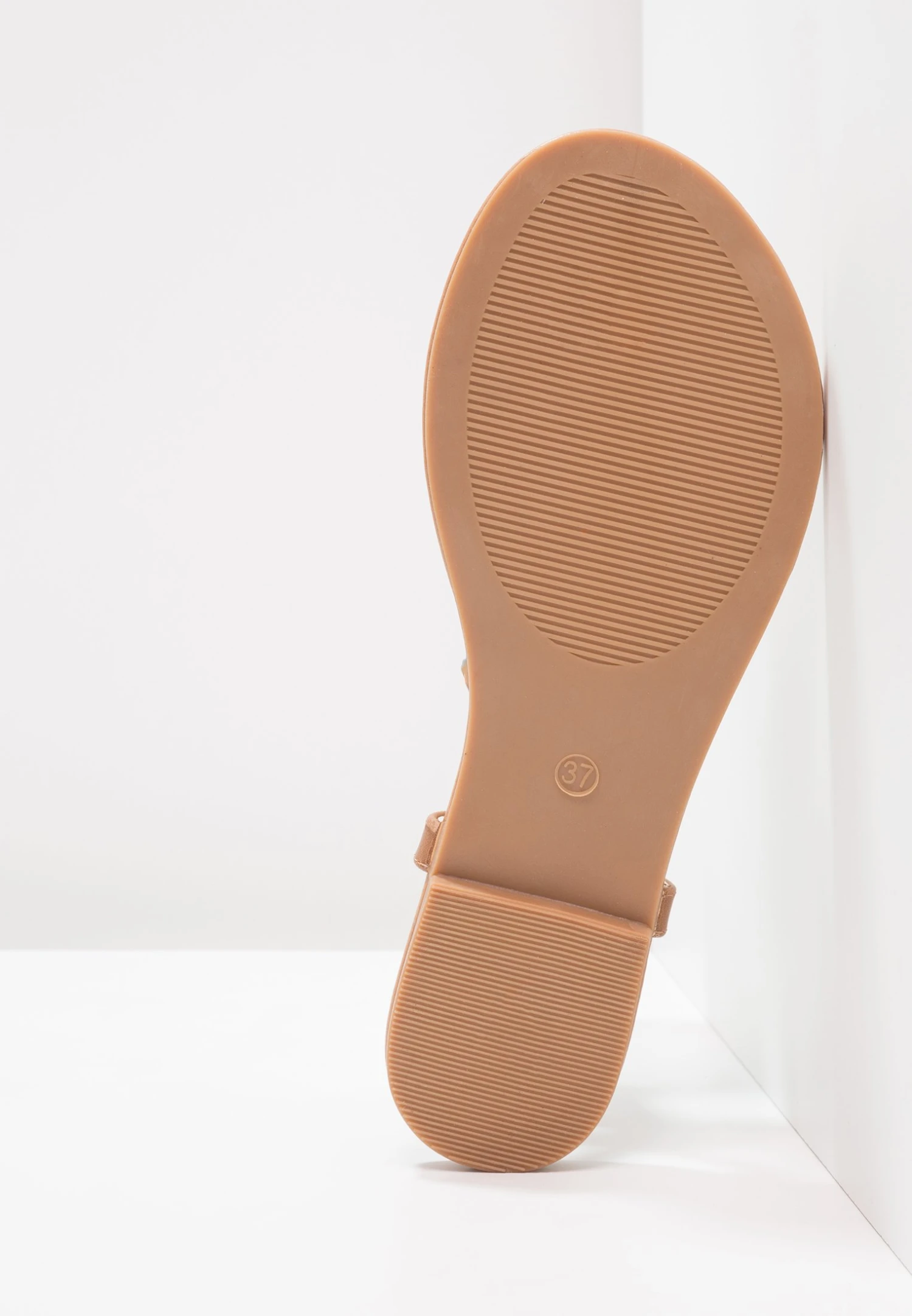 Anna Field Tongs - Brown 6 Anna Field Tongs - Brown – Image 6