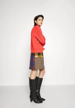 DRYKORN Tildi - Pullover - Orange -Magasins Sélectionnés De Mode Pour Femmes 3b42ee1ad29249c59f20df2ed4383eab scaled