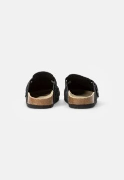 Pier One Mules - Black -Magasins Sélectionnés De Mode Pour Femmes 4d309a52050a4badb4012456e00dd92b scaled
