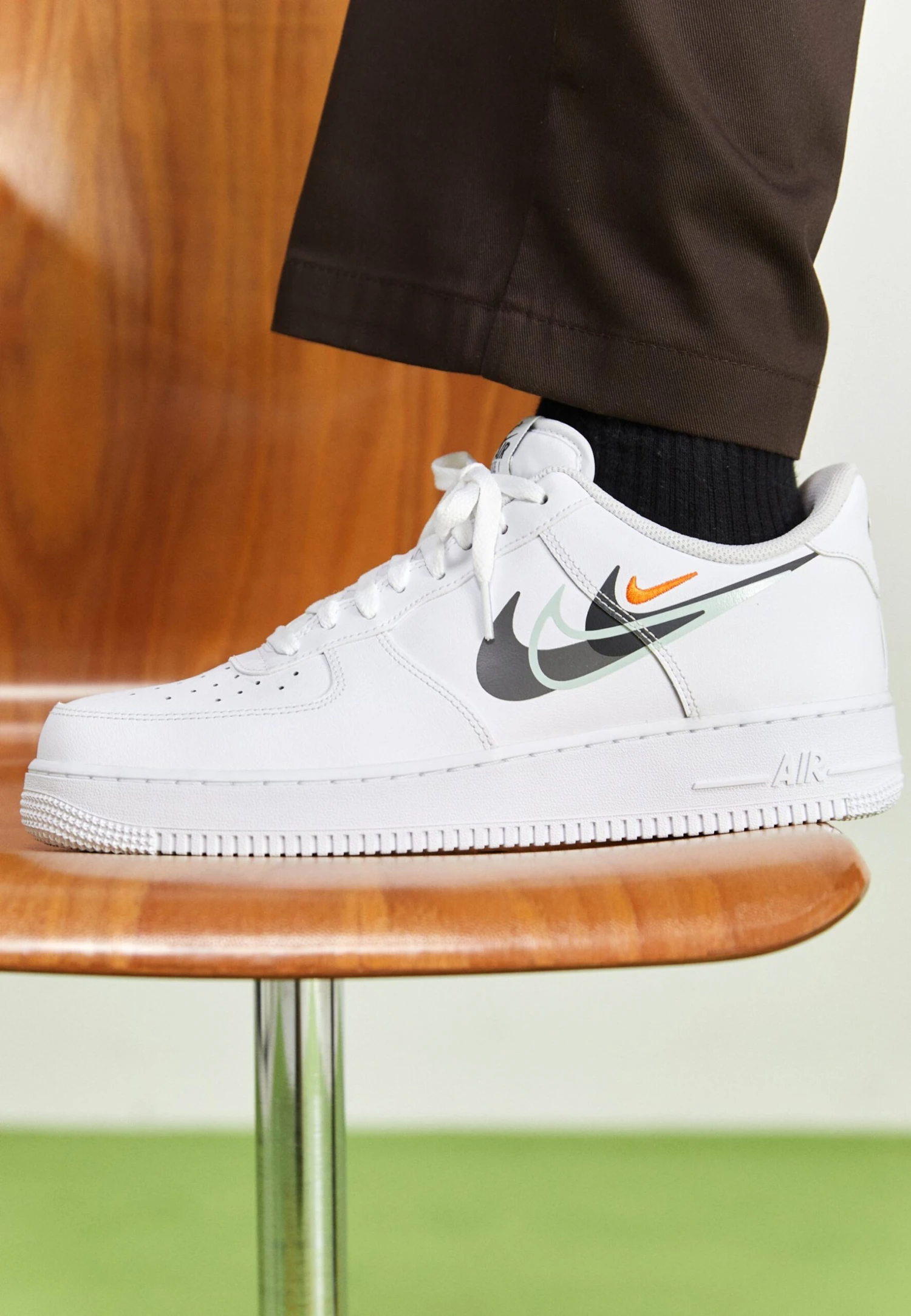 Nike Sportswear Air Force 1 Unisex - Baskets Basses - White/Ash/Black/Light Silver/Bright Mandarin 2 Nike Sportswear Air Force 1 Unisex - Baskets Basses - White/Ash/Black/Light Silver/Bright Mandarin – Image 2