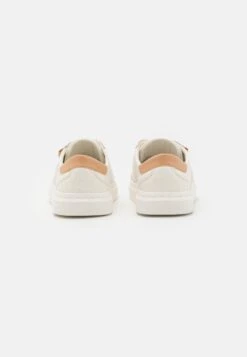 Ugg Alameda Lace - Baskets Basses - Bright White 9 Ugg Alameda Lace - Baskets Basses - Bright White -Magasins Sélectionnés De Mode Pour Femmes 5b44a31781264d65ae04c92bf2bce1d2 scaled
