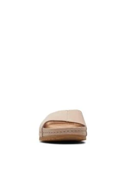 Clarks Brookleighflow - D - Mules - Beige -Magasins Sélectionnés De Mode Pour Femmes 61a1562399f7457884c57791ece81a64 scaled