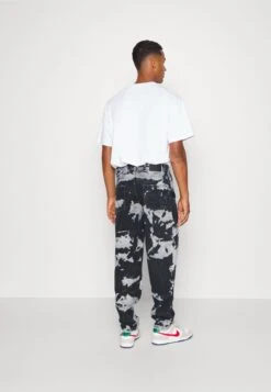 YOURTURN Unisex Moonwash Unisex - Jean Boyfriend - Black -Magasins Sélectionnés De Mode Pour Femmes 6685994947d04f7eaa89ae453bbefd9f scaled