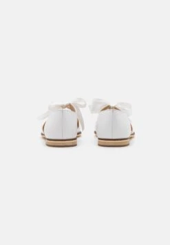 Anna Field Leather - Babies - White 9 Anna Field Leather - Babies - White -Magasins Sélectionnés De Mode Pour Femmes 6cf0fe9ddbbc4ce48de11b5b91686845 scaled
