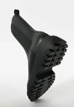 BERSHKA Flat With Elastic Gores - Boots À Talons - Black -Magasins Sélectionnés De Mode Pour Femmes 73bedb1b10234ae1a0e3183e44674d06 scaled