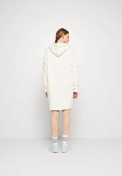 Ugg Aderyn Hoodie Dress - Robe De Jour - Nimbus -Magasins Sélectionnés De Mode Pour Femmes 81ec50c5ef2947b891e3ab5151b9be15 scaled