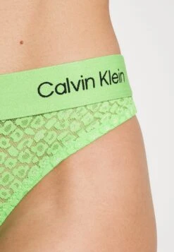 CALVIN KLEIN UNDERWEAR Modern Thong - String - Fabulous Green -Magasins Sélectionnés De Mode Pour Femmes 81efd2cc319443ae9c3451069fe81312 scaled