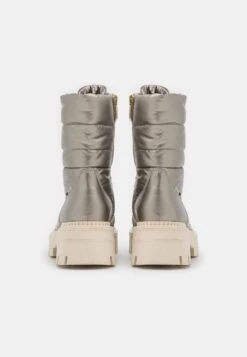 Tamaris Bottes De Neige - Champagne -Magasins Sélectionnés De Mode Pour Femmes 82d9a8cfa27f4cde86a474198ade9527 scaled