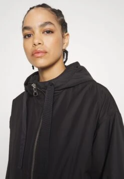 Marc O'Polo Coat Long Padded Fixed Hood Zipper Drawstring Waist - Parka - Black -Magasins Sélectionnés De Mode Pour Femmes 869bbf01abbb4d538e910d6719d4f5ba scaled