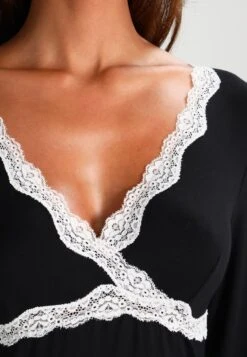 Anna Field Heidi Long Sleeves Viscose Nightdress - Chemise De Nuit / Nuisette - Black -Magasins Sélectionnés De Mode Pour Femmes 9cbb26f39b384778a8a395532fe9436b