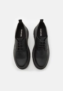 YOURTURN Unisex - Derbies - Black 9 YOURTURN Unisex - Derbies - Black -Magasins Sélectionnés De Mode Pour Femmes 9fa49796f65c4877931c82951cb9937c scaled