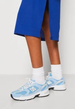 Monki Robe En Jersey - Bright Cobolt Blue -Magasins Sélectionnés De Mode Pour Femmes a04842088b834c0185c04244a4386b51 scaled