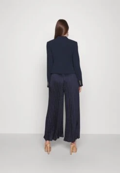 MICHAEL Michael Kors Fitted Db Crop Blazer - Blazer - Midnightblue -Magasins Sélectionnés De Mode Pour Femmes a6d876420f504a81a4fd53ac045f9d7d scaled