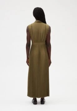 CLAUDIE PIERLOT Respect - Robe Chemise - Lichen -Magasins Sélectionnés De Mode Pour Femmes aa9152ef6b964ef1b6f9f26de21ad453 scaled