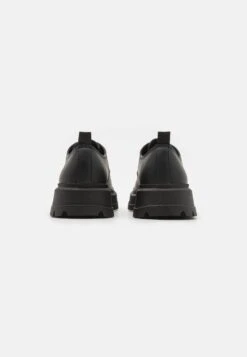 YOURTURN Unisex - Derbies - Black 8 YOURTURN Unisex - Derbies - Black -Magasins Sélectionnés De Mode Pour Femmes aaae83047a954d1aab81392769433db6 scaled