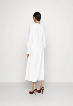 Dolanda - Robe De Cocktail - Snow White -Magasins Sélectionnés De Mode Pour Femmes b68565f867b34f6482925a80facacdf4 scaled