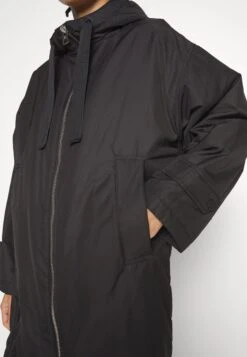 Marc O'Polo Coat Long Padded Fixed Hood Zipper Drawstring Waist - Parka - Black -Magasins Sélectionnés De Mode Pour Femmes bf1b293a3e1f4fd5a00b5bbbcbef19fc scaled