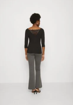 Anna Field T-Shirt À Manches Longues - Black -Magasins Sélectionnés De Mode Pour Femmes c59b00df7ef74b3aa4d5052fed4c4b15 scaled