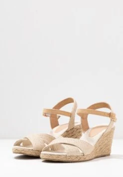 Anna Field Sandales Compensées - Beige 11 Anna Field Sandales Compensées - Beige -Magasins Sélectionnés De Mode Pour Femmes ca5dd38cc82a4b4f889bfd190f1c7ade