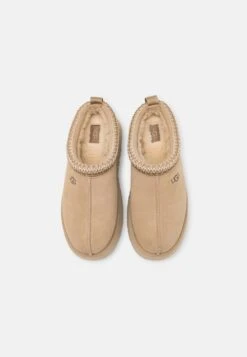 Ugg Tazz - Chaussons - Mustard Seed -Magasins Sélectionnés De Mode Pour Femmes cc81258351154dc39cdf56c61f63525d scaled