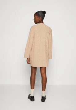 Even&Odd Perkin Ausschnitt Mini Strickkleid - Robe Pull - Tan -Magasins Sélectionnés De Mode Pour Femmes de1933a895cc4f7a98c1f7892fea1b1a scaled
