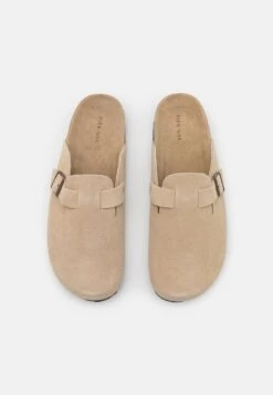Pier One Leather Unisex - Chaussons - Beige -Magasins Sélectionnés De Mode Pour Femmes fb9c0aed91d14aa2a90f9e1af6a1df5d scaled